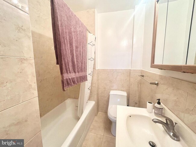 Photo - 148 N 21st St Apartment Unit 6