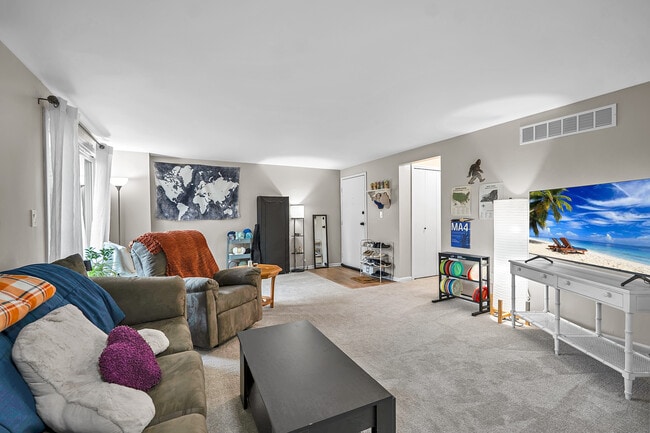Photo - 225 Charter Oaks Dr Unit #3