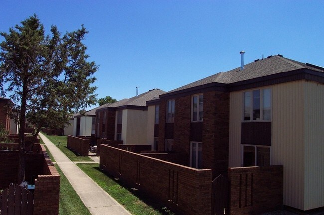 Primary Photo - Westchester Townhouses