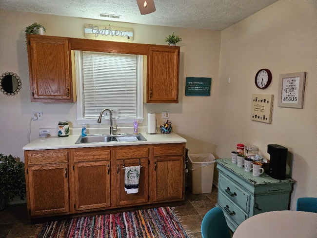 Photo - 2124 W Jackson St