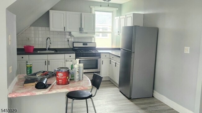 Photo - 301 Hagel Ave