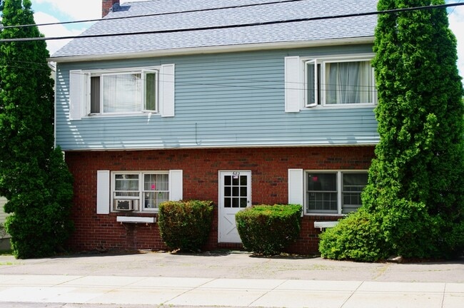 Photo - 682 Bennett St Unit 1