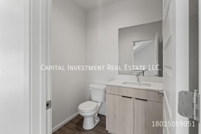 Photo - 1689 S W Temple St