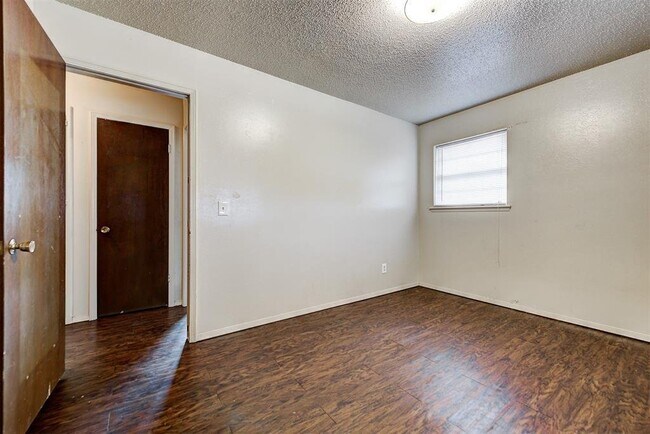 Photo - 1001 Hampton Rd