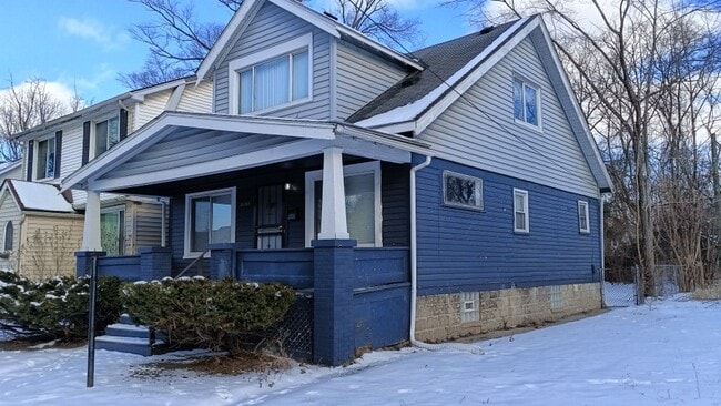 Photo - 4 bedroom, 1 bath, now available!