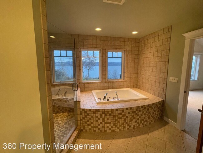 Photo - 3 br, 3.5 bath House - 4728 E Harbor Rd.
