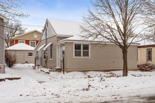 Photo - Charming 3 bed/1 bath home in La Crosse
