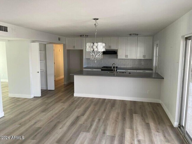 Photo - 414 E Malibu Dr