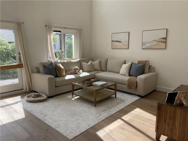 Photo - 310 Swans Wharf Row