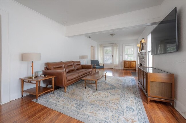 Photo - 207 W Hiawatha St