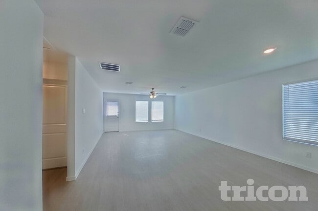 Photo - 814 Ginkgo Wy