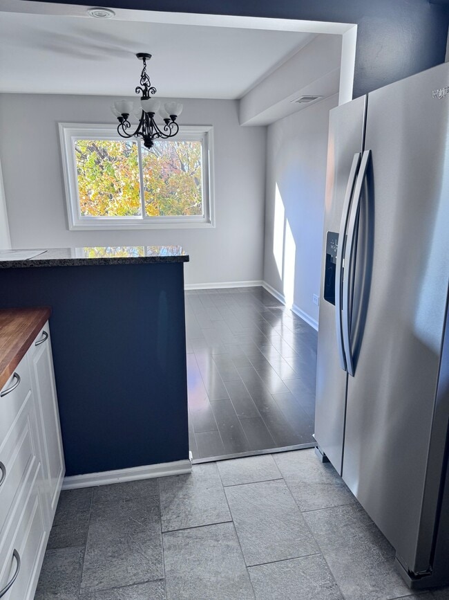 Photo - 121 N Vail Ave