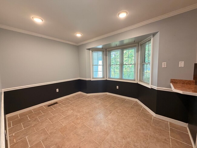 11 Henry Ct