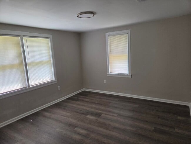 Photo - 3152 S Stratford Rd
