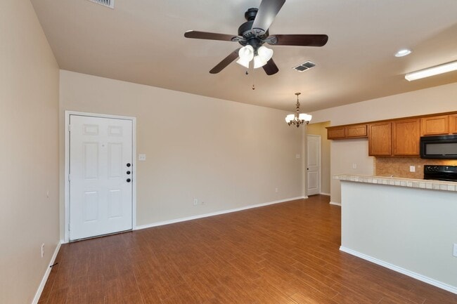 Photo - Beautiful 3 Bedroom Townhome located in Lavon,Texas!