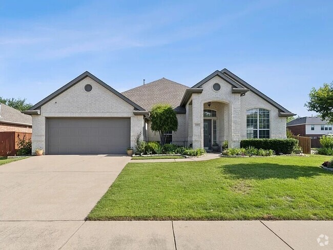 Front Elevation - 5900 Parkplace Dr Rental
