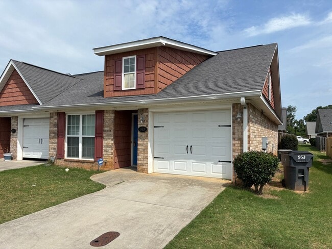 Building Photo - 953 Bryan Cir