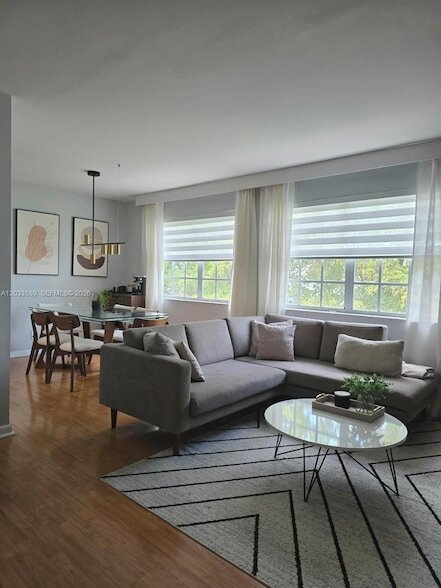 Photo - 301 SW 86th Ave Unidad 204