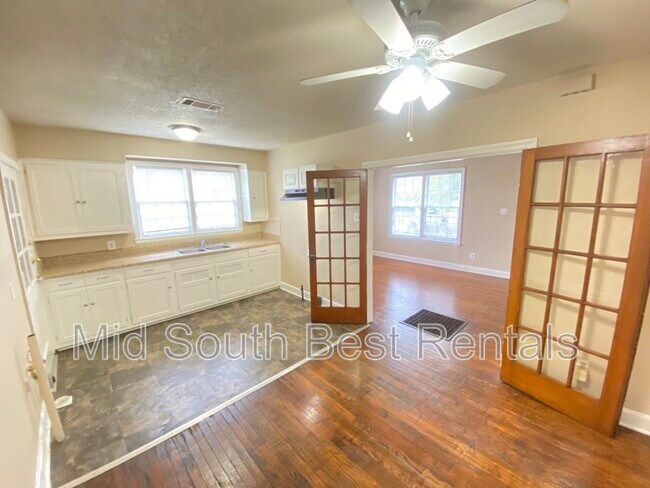 Photo - 2351 Faxon Ave