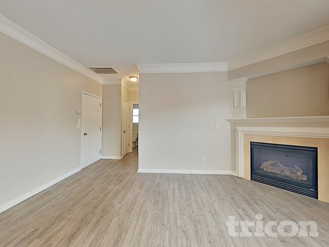 2009 Moss Creek Dr