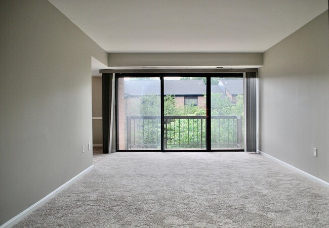 Photo - 9707 Kings Crown Ct Unit 201