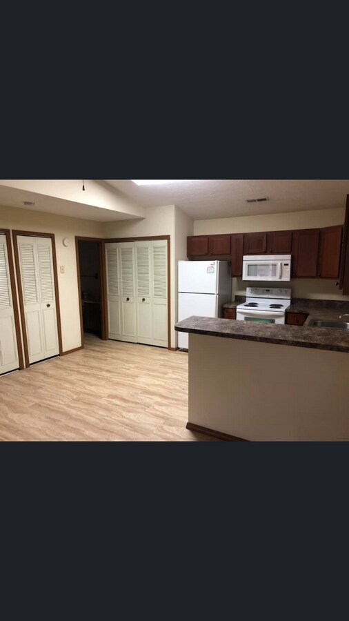 Photo - 4028 Brentwood Dr Unit 5