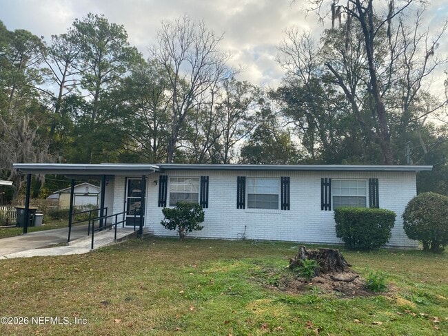 Photo - 815 La Marche Dr