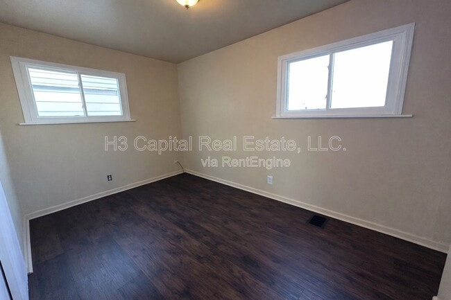 Photo - 133 Charlene St