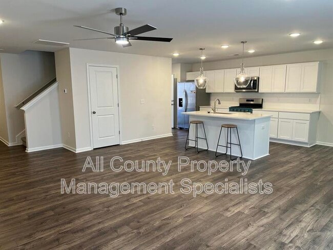 Photo - 4100 Half Mast Lp