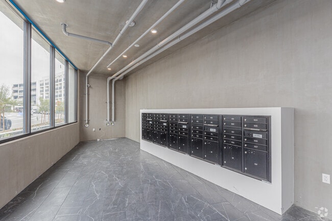 Centro de correo - MC Tower