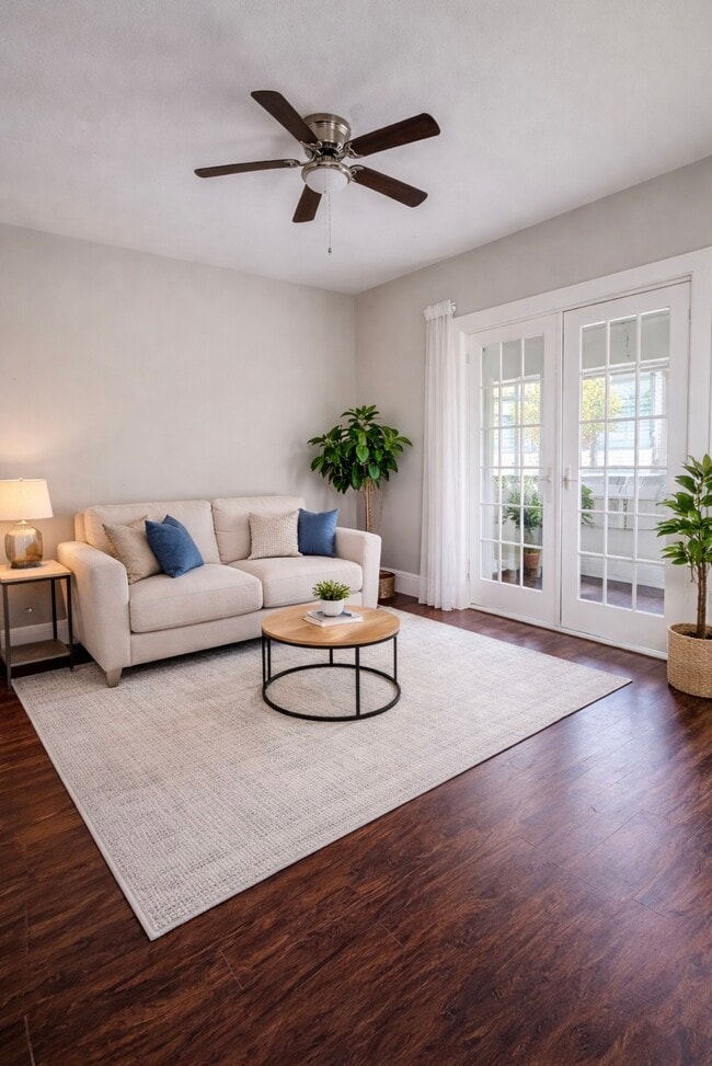 Photo - 905 Oakhurst St