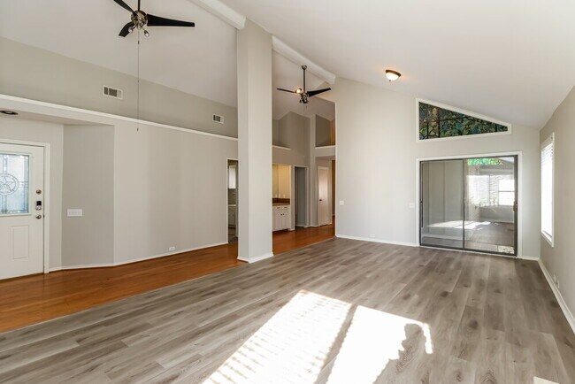 Photo - 8611 Pines Pl Dr