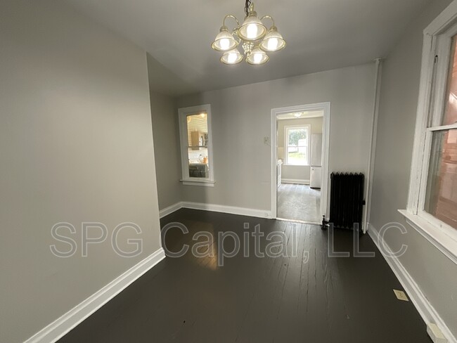 Photo - 324 N Franklin St