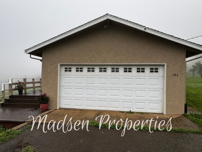 Photo - 784 Flag Creek Rd