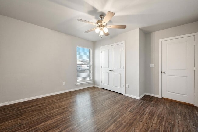 Photo - 2022 Kenwood Ave