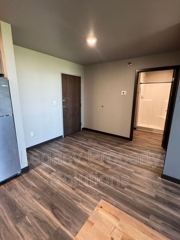 Photo - 226 E Greenfield Ln