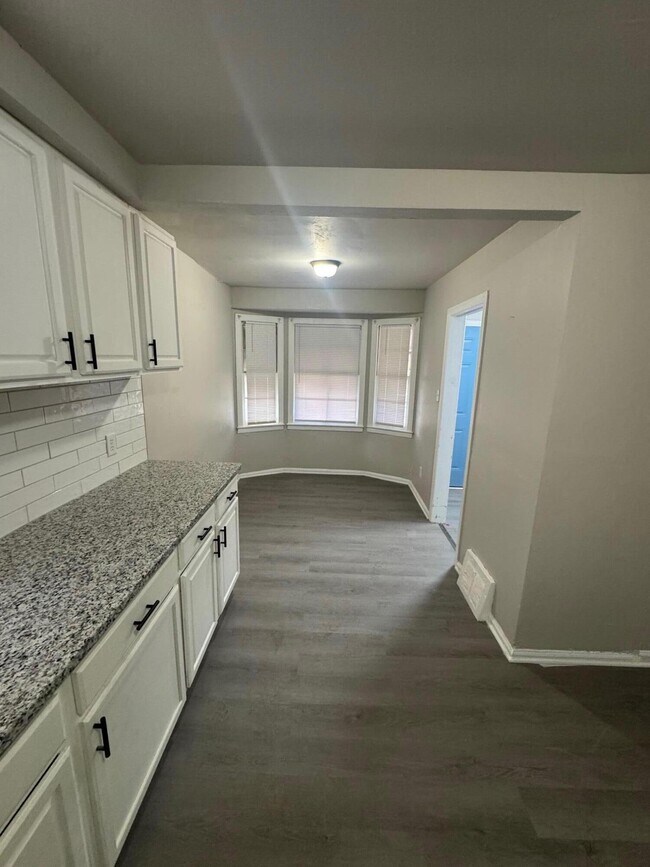 Photo - 14854 Ohio St