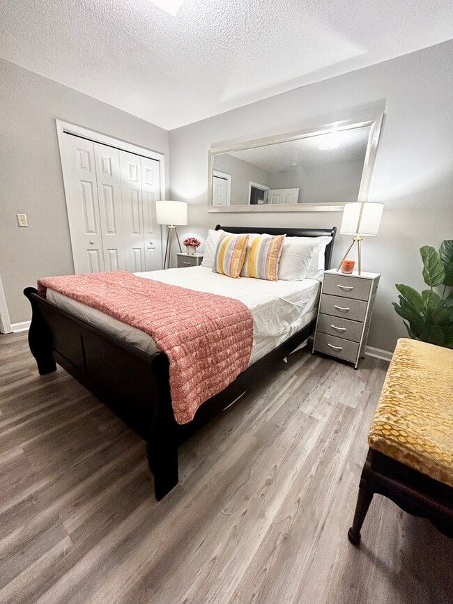 Photo - 317 Jaybird Ln