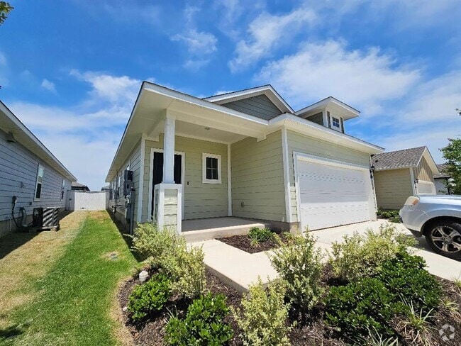 Building Photo - 110 Bluestem Dr Rental