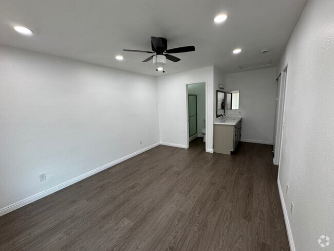 Building Photo - 8740 Lomita Dr Rental