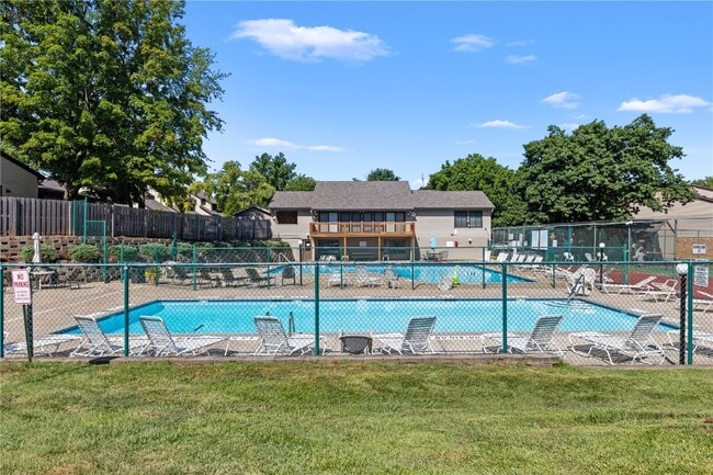 Photo - 1707 Thorny Briar Dr