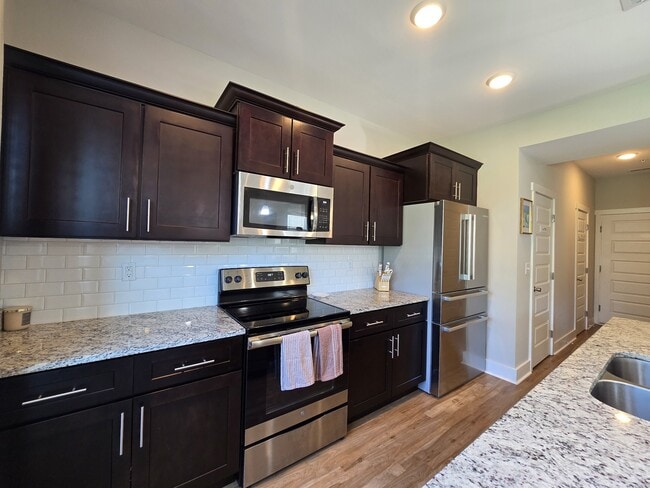 Photo - 6006 Hillside Ln