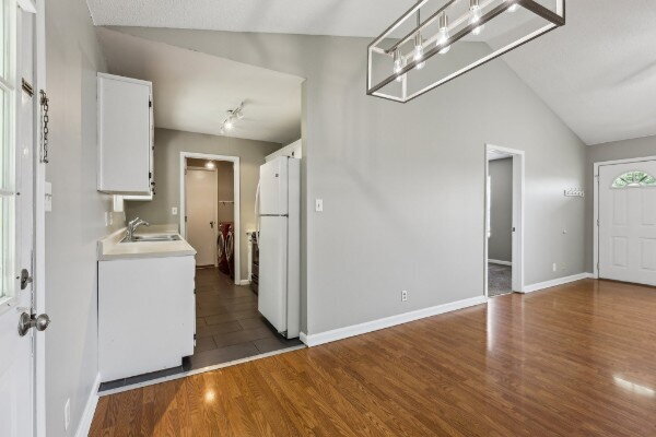 Photo - 157 Oak Tree Dr