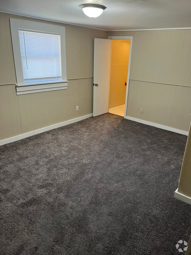 Building Photo - 727 N Hamilton St Unit 2 Rental