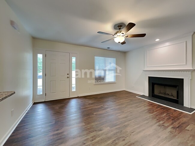 Photo - 144 Old Pond Cir