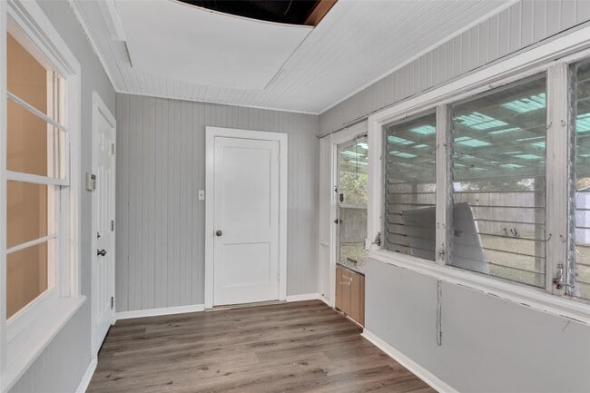 Photo - 116 12th Ave N