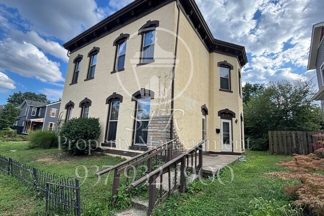 Building Photo - 227 James St