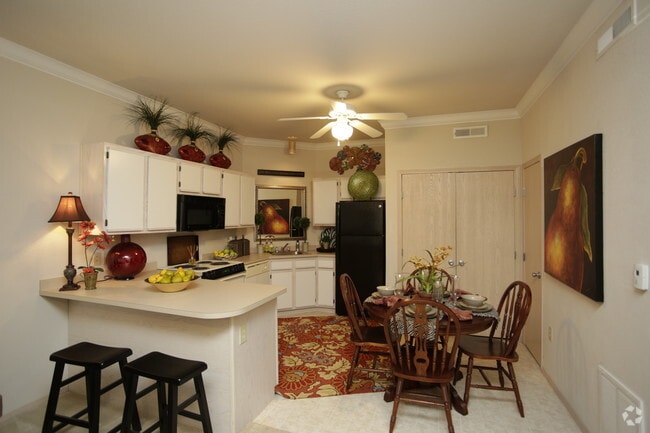 1BR, 1BA - Custom Deluxe III_665 SF - The Greens at Derby I/II