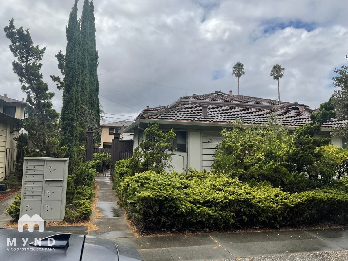 Photo - 481 Auburn Way Unidad 4