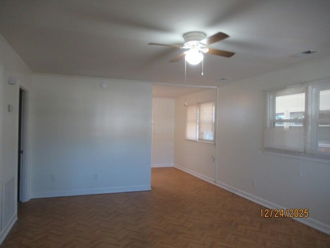 Photo - 326 W Hampton Ave